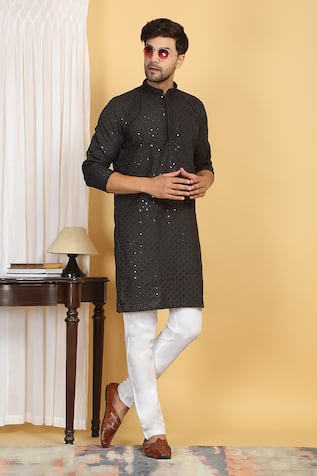 Aham-Vayam Harshit Florin Quad Jaal Thread Embroidered Kurta With Pant 