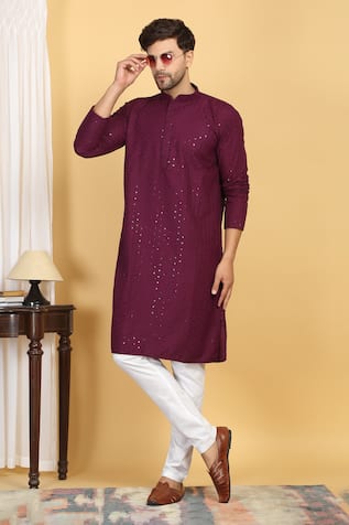 Aham-Vayam Aham Ditsy Blossom Jaal Thread Embroidered Kurta With Pant 