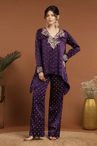 RIRASA Gullista Embroidered C Cut Kurta With Pant 