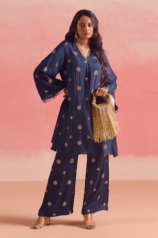 One Not Two Buti Embroidered Scallop Edged Kurta & Pant Set 