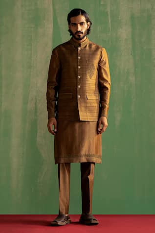 Floral Embroidered Bundi & Kurta Set 