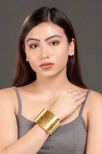 Bijoux By Priya Chandna Textured Cuff Bracelet 