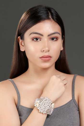 Bijoux By Priya Chandna Pearl & Shell Embellished Bracelet 