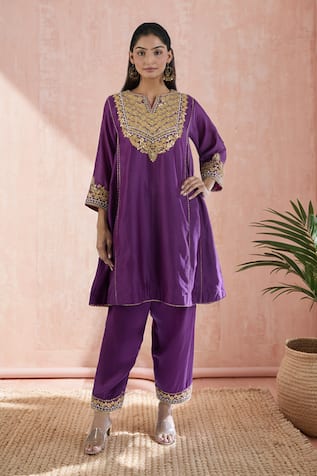 Sheetal Batra Floral Embroidered Kurta With Pant 