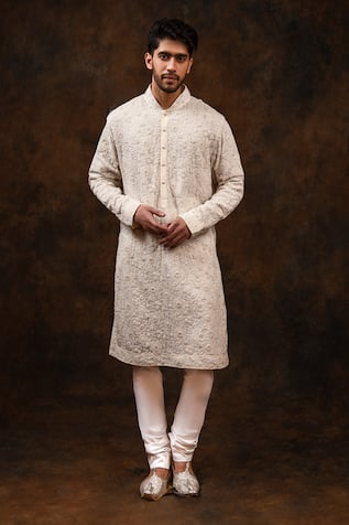 Char Chaand Blossom Embroidered Kurta 