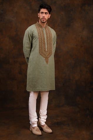 Char Chaand Crest Vine Dori Embroidered Kurta 