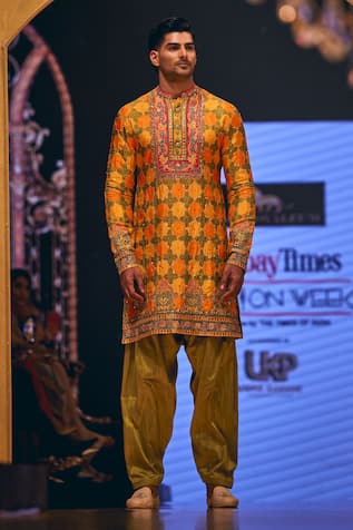 The Royaleum Ayaz Hand Embroidered Kurta With Pant 