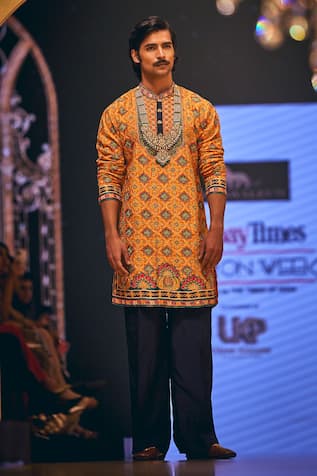 The Royaleum Yasir Hand Embroidered Kurta With Pant 