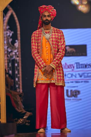 The Royaleum Safeer Hand Embroidered Kurta With Pant 