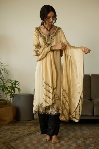 Sarang Kaur Beige Sequin Embroidered Dupatta 