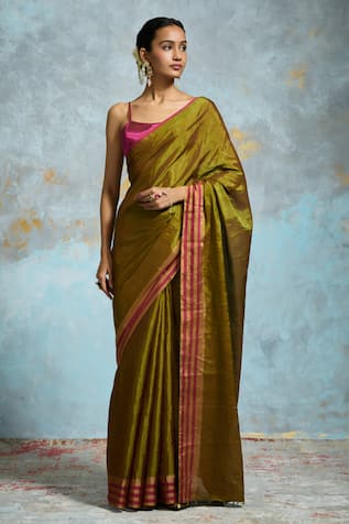 Dressfolk Striped Border Handloom Saree With Unstitched Blouse Piece 