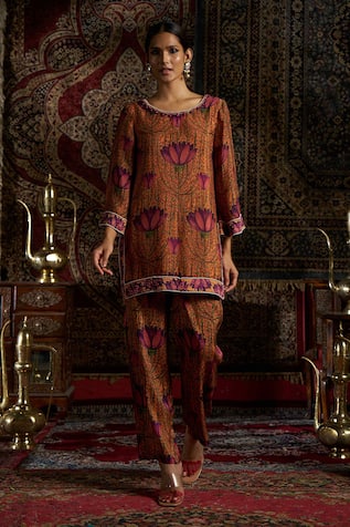 17:17 by Simmi Saboo Floral Print Kurta With Pant 