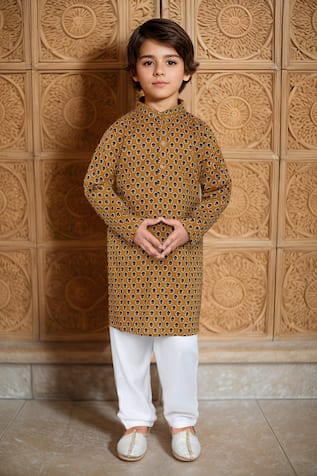 Arihant Rai Sinha Floral Printed Mandarin Collared Kurta With Pyjama 