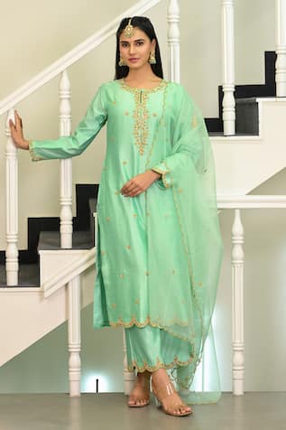 Hasrat By Salma Floral Zardosi Embroidered Straight Kurta & Pant Set 