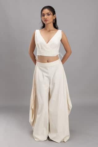 Lavina Sippy Solid White Wrap Crop Top 