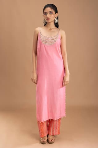 Lavina Sippy Pink Mirror Embroidered Kurta Set 