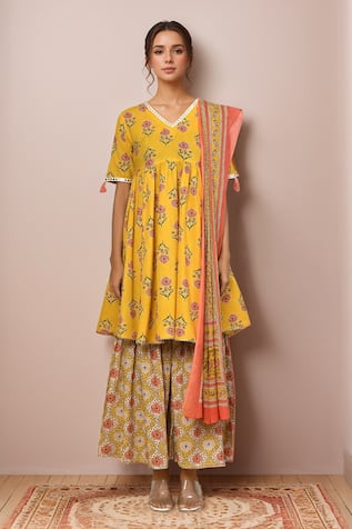 Naintara Bajaj Blossom Pattern Short Anarkali Flared Pant Set 
