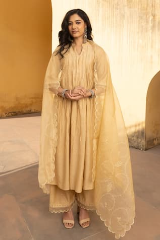 ASRUMO Pintucked Yoke Mukaish Work Kurta Set 