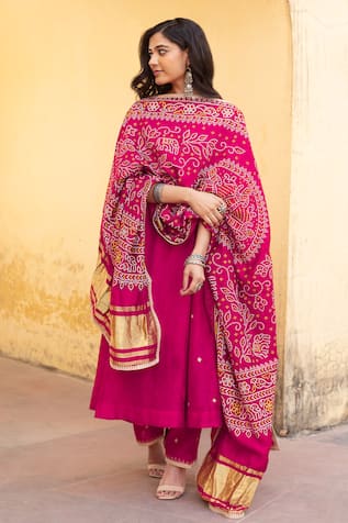 ASRUMO Ditsy Flora Embroidered Anarkali Set 