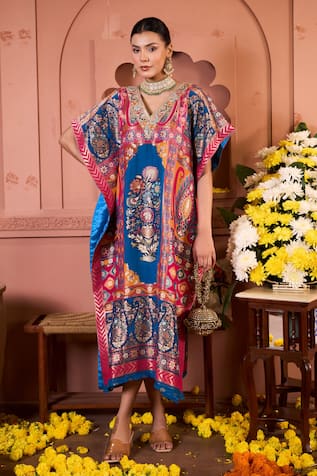 Tasuvure Indes Banarasi Begum Embroidered Kaftan 