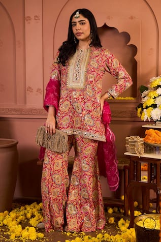 Tasuvure Indes Elizey Paisley Detailed Kurta & Sharara Set 