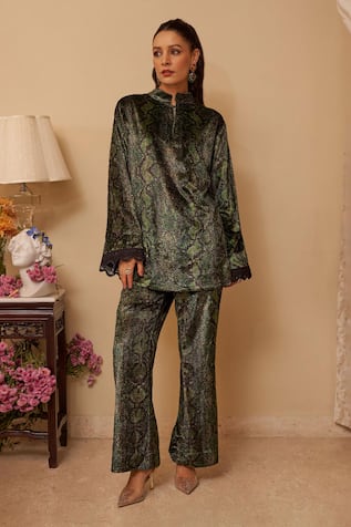 Rainas Serpent Print Tunic With Flared Pant 