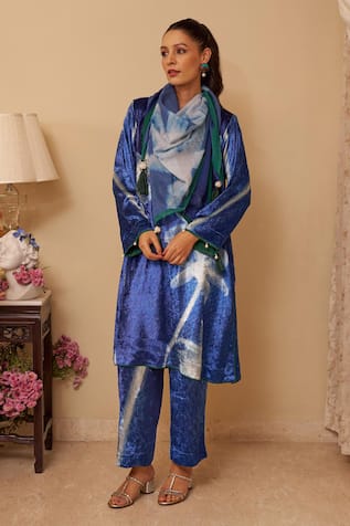 Rainas Floral Print Kurta Set With Scarf 