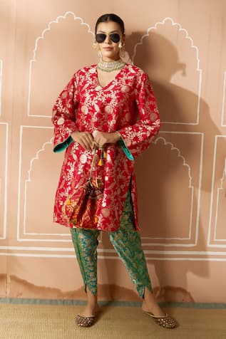 Tasuvure Indes Banarasi Begum Tunic With Dhoti Pant 