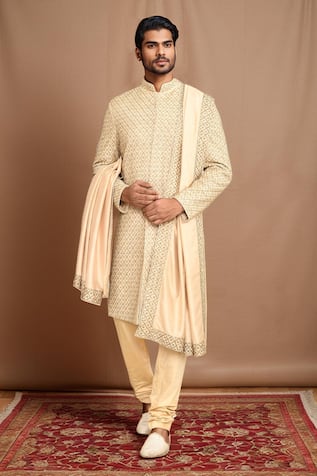 Quatrefoil Embroidered Sherwani Set 