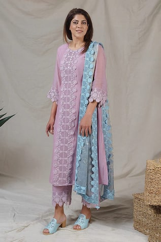 Naaz By Noor Rose Pink Floral Lace Pattern Kurta Set 
