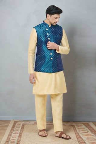 Arihant Rai Sinha Diamond Woven Bundi & Kurta Set 