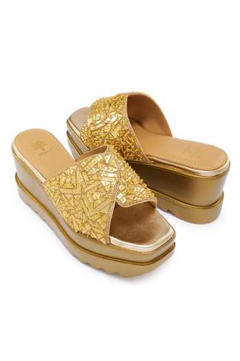 Anaar Cutdana Embroidered Gold Wedges 
