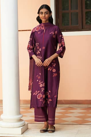 Vaayu Amethyst Floral Applique Work Kurta Pant Set 