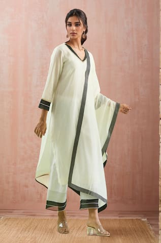 Chanderi Silk Thread Embroidered Kurta Set For Kids