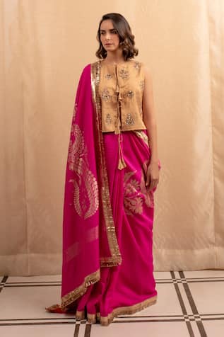 Priyanka Raajiv Pink Paisley Motif Silk Banarasi Saree 