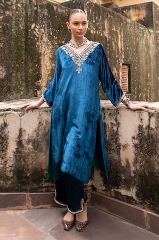 KARAJ JAIPUR Velvet Zari Embroidered Asymmetric Kaftan With Pant 