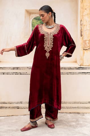 KARAJ JAIPUR Velvet Dabka Embroidered Asymmetric Kaftan With Pant 