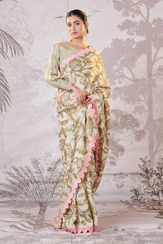 Aamra By Lavanya Kalamkari Scallop Hem Saree Set 