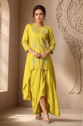 Samyukta Singhania Floral Embroidered Tunic With Dhoti Skirt 