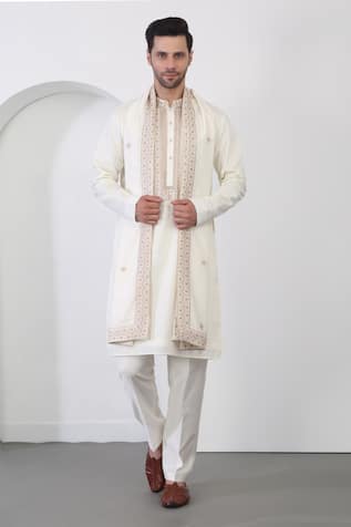 Aham-Vayam Flower Embroidered Kurta Pant Set 