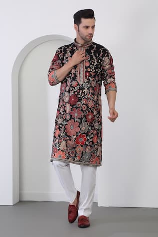 Aham-Vayam Floral Bloom Embroidered Kurta Set 