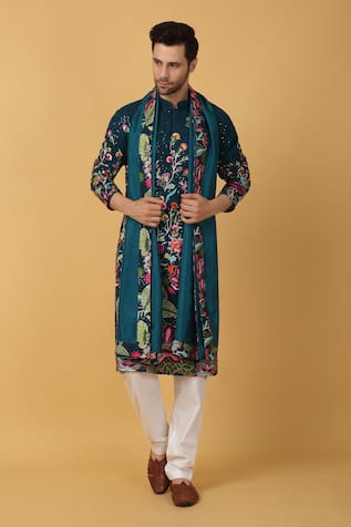 Aham-Vayam Pushp Bahaar Embroidered Kurta Set 