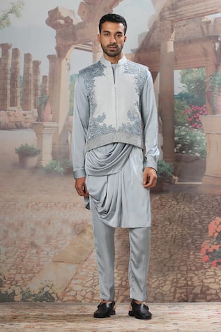 Asuka Embroidered Velvet Bundi Kurta Set 