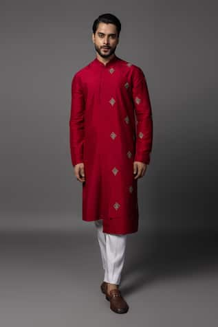 Paarsh Kasuti Embroidered Asymmetric Kurta Set 