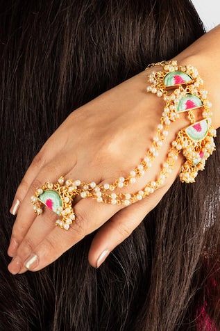 Wave Scallop Hand Harness 