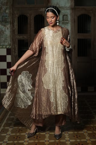Chambray & CO. Beige & Silver Resham Embroidered Kurta Set 