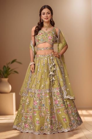 Samyukta Singhania Floral Embroidered Geometric Pattern Lehenga Set 