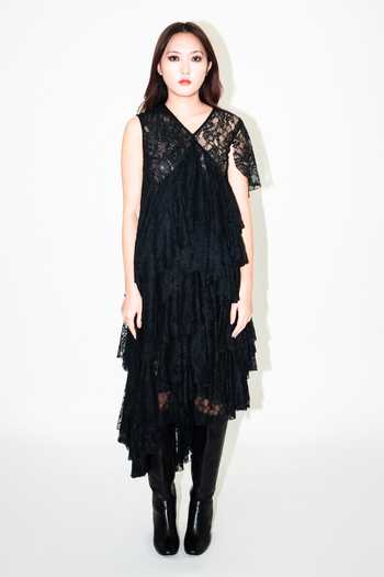 LEH STUDIOS Black Layered Lace Asymmetric Skirt 