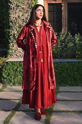 Shorshe Clothing Red Velvet Embellished Long Jacket 