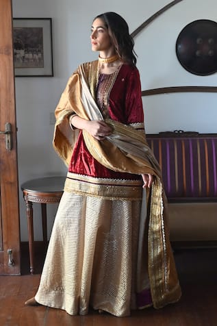 Shorshe Clothing Gold Lace Embellished Dupatta 